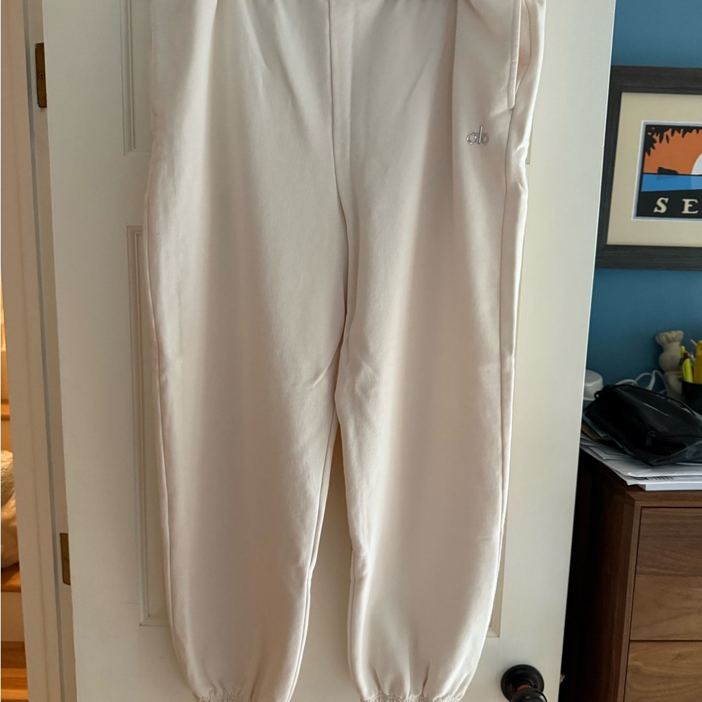 ALO Yoga Cream Sweatpants